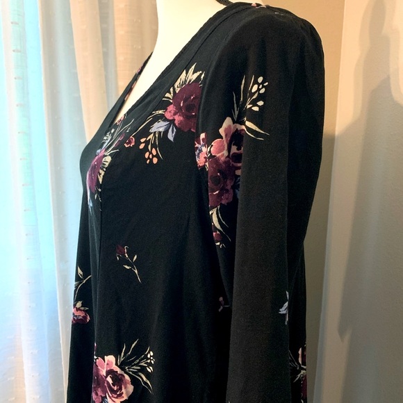 TORRID DRESS!!! 3/4 Sleeves Black Floral Dress, Size 00X - Picture 3 of 5